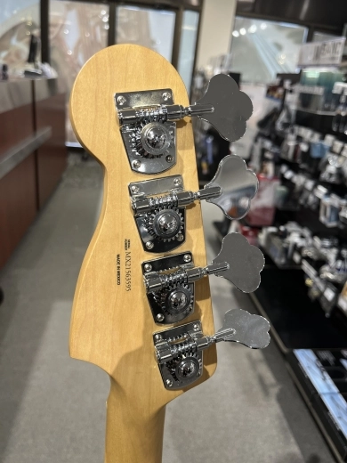 Fender Player Precision Bass, Maple Fingerboard, Limited-Edition Ocean Turquoise 4
